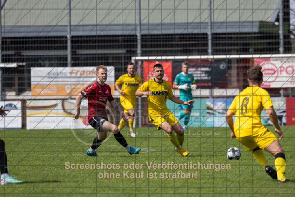 20250427_151918_0210 | #,TSV Bad Boll (rot) vs. SV Waldhausen (gelb), Fussball, Landesliga 2 - wfv, 24. Spieltag, Saison 2024/2025, Rasenplatz, Erlengarten 37, 73087 Bad Boll, 27.04.2025 - 15:00 Uhr,Foto: PhotoPeet-Sportfotografie/Peter Harich