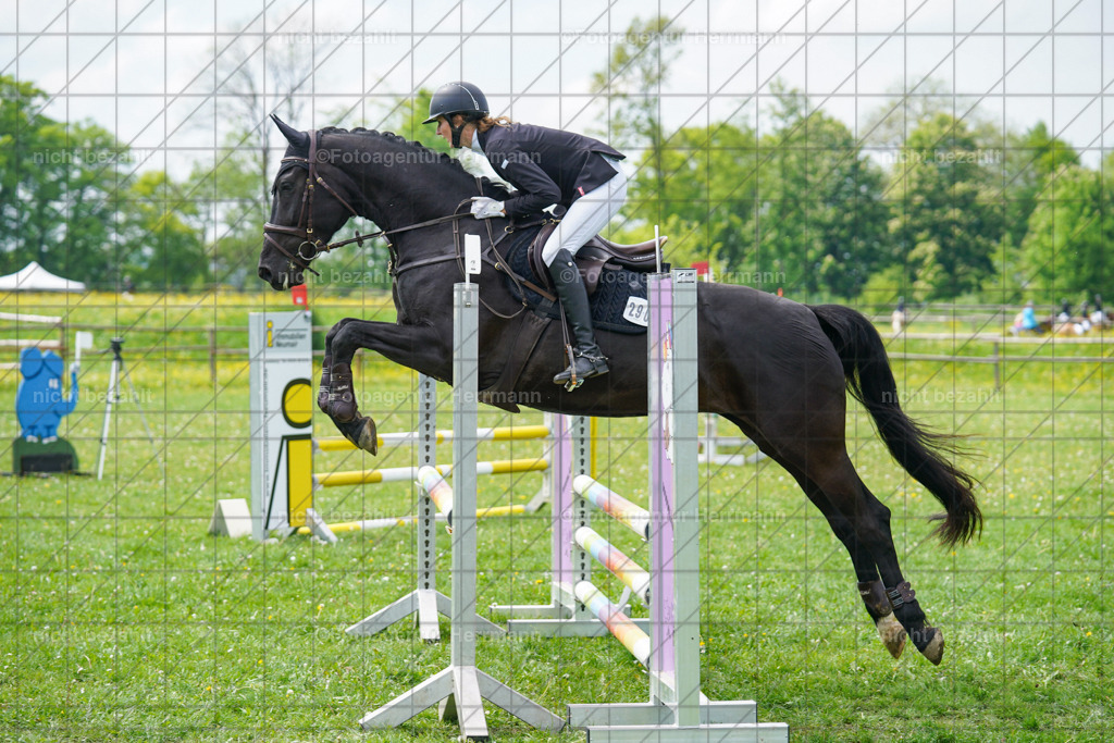 20240509-FAH02824 | Turnierbilder der Turnierfotografen Bayern, Pferdesport Fotografie, Reitsportbilder, Turnier Landberg am Lech, Turnierbilder bayern, Fotoagentur Herrmann