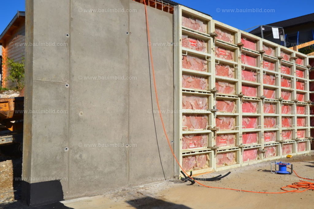 bib-lg04-betonarbeiten-0205 | Nach LV-Leistungsgruppen sortierte Detailfotos über den Bau eines Hauses. Alle Hausbau-Bilder direkt vom Urheber und Autor der Website Haus-Selber-Bauen.com