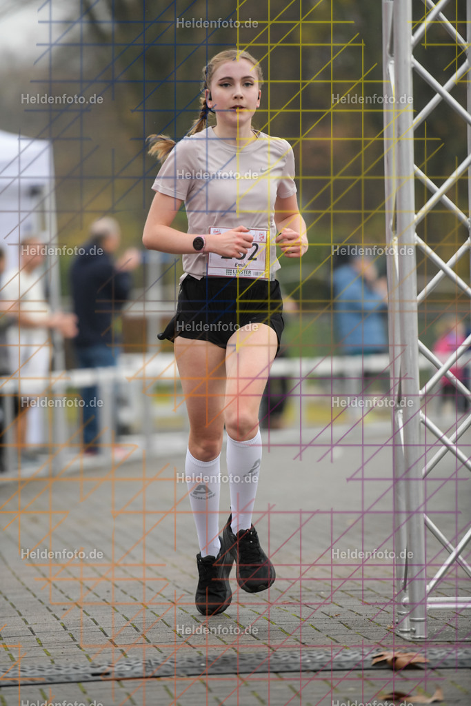 Neusser Erftlauf 2025  | 15km Neusser Erftlauf 2025 Foto: Heldenfoto.de