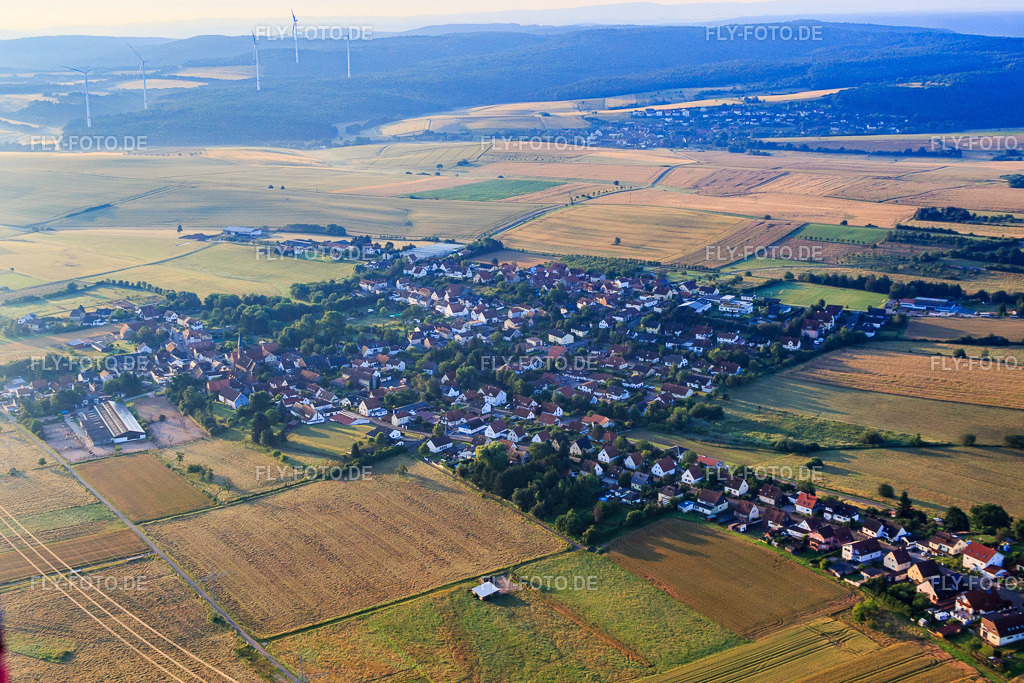 Ortsansicht aus Nordwesten | Luftbild: Ortsansicht aus Nordwesten in Börrstadt im Bundesland Rheinland-Pfalz in Deutschland. Foto: IMG_091255.jpg vom 07.07.2016 durch Werner Riehm/FLY-FOTO.de - Realisiert mit Pictrs.com