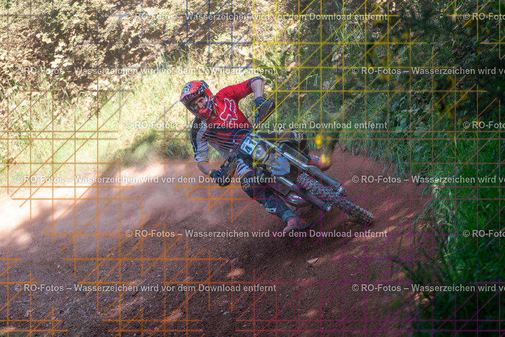 Wolfshausen 3 Lauf -905 | Sportfotografie von RO-Fotos: Motorsport, Motocross, Enduro, Laufveranstaltungen und Triathlon. Professionelle Fotos von Sportlern und Events. - Realisiert mit Pictrs.com