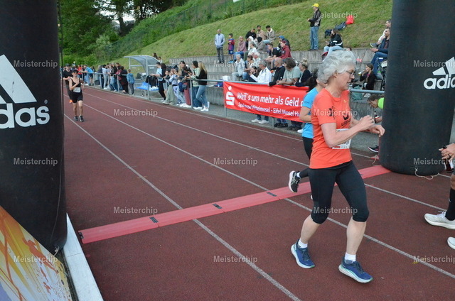 19-33-14_ | Meisterchip Fotoshop - Realisiert mit Pictrs.com