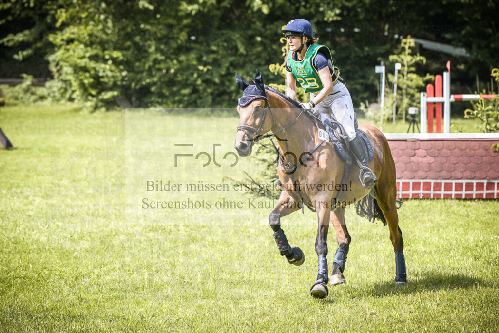 DOS_9749 | Entdecke hochwertige Reitturnierfotos von Foto Oger. Professionell, emotional und authentisch – jetzt Lieblingsmomente im Shop bestellen.Deutschlandweite Turnierfotografie. - Realisiert mit Pictrs.com