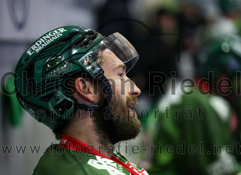 2023-12-17_085_TSV_Erding_gegen_ESC_Kempten | Erding, Deutschland, 17.12.2023:
Eishockey, Bayernliga Vorrunde 2023 / 2024, 18. Spieltag, TSV Erding gegen ESC Kempten, Endergebnis: 5:1

Petr Pohl (Erding Gladiators, #55)

Foto: Christian Riedel / fotografie-riedel.net