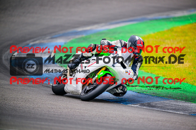 MaZZes_FotoMatrix_240614_6007705_2-108 | WEISS