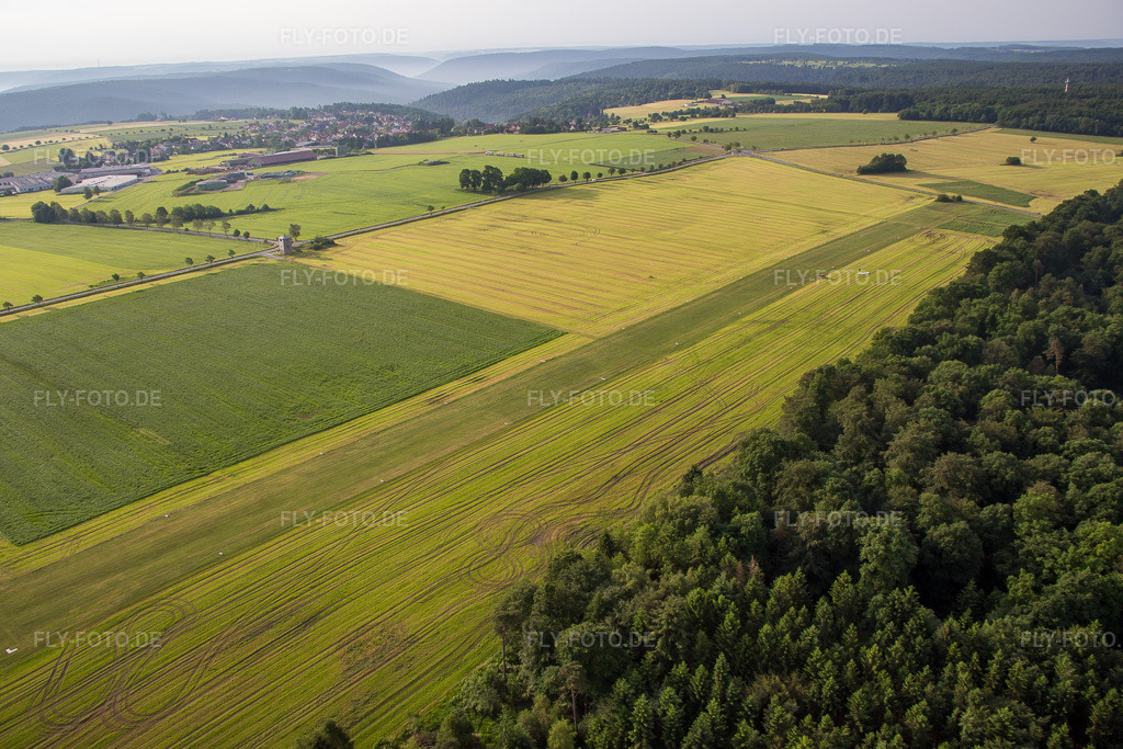 Luftbild: Vielbrunn, Flugplatz im Ortsteil Vielbrunn in Michelstadt im Bundesland Hessen in Deutschland. Foto: IMG_089568.jpg vom 11.06.2016 durch Werner Riehm/FLY-FOTO.de