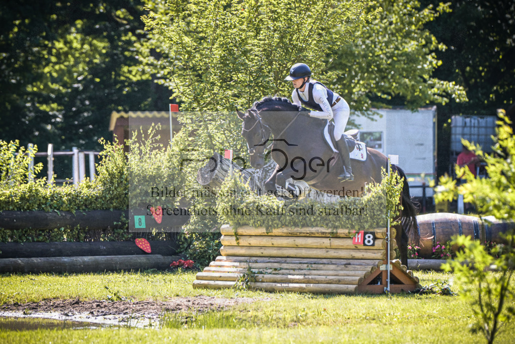 DOS_6051 | Entdecke hochwertige Reitturnierfotos von Foto Oger. Professionell, emotional und authentisch – jetzt Lieblingsmomente im Shop bestellen.Deutschlandweite Turnierfotografie. - Realisiert mit Pictrs.com