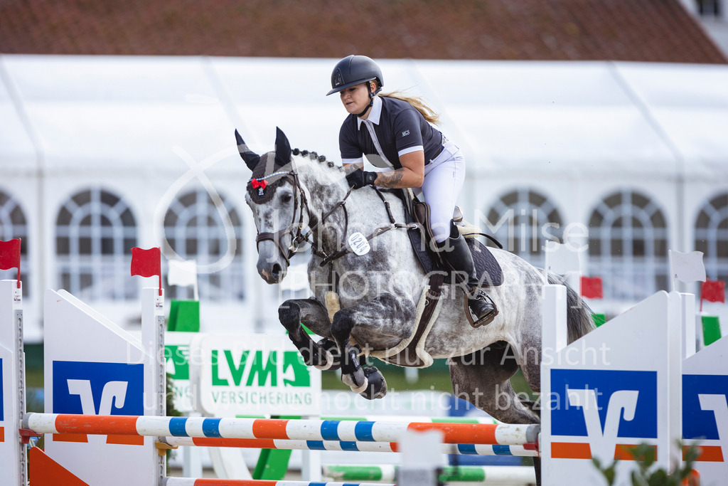 240711_BHO_L-Stil-2-515 | Deine schönsten Turniermomente als professionelle Fotos! Entdecke hochwertige Pferdesport-Fotografie im Online-Shop. Jetzt Fotos finden & bestellen!