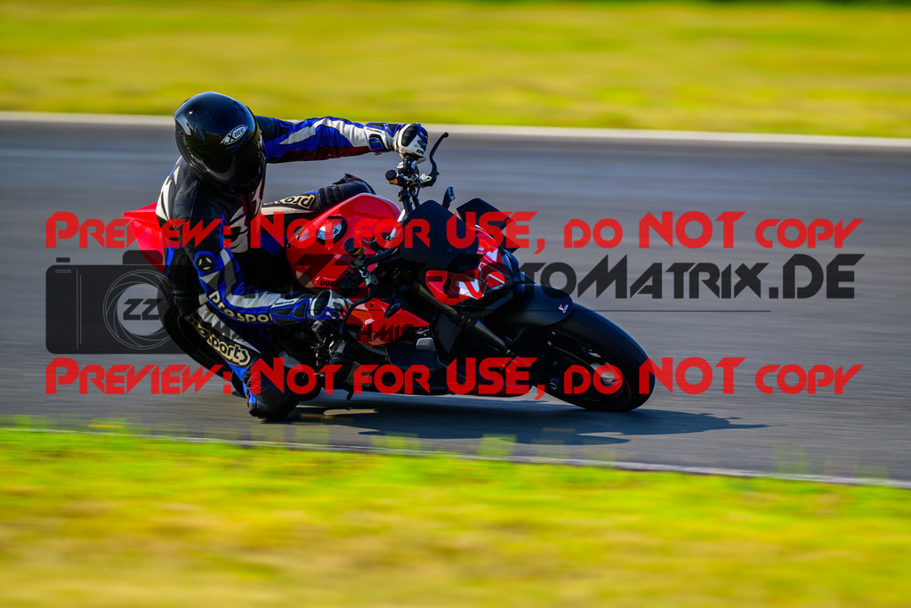 MaZZes_FotoMatrix_240725_6007705_7153 | ROT