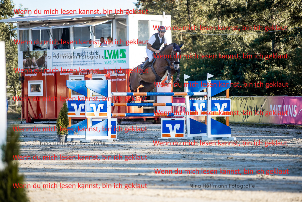 BK1A8454 | Turnierbilder Turnierfotos Nina Hüffmann Turnierfotografie Pferdefotografie Tierzeichnung Haustierzeichnung Pferdezeichnung Hundezeichnung Videograf  - Realisiert mit Pictrs.com