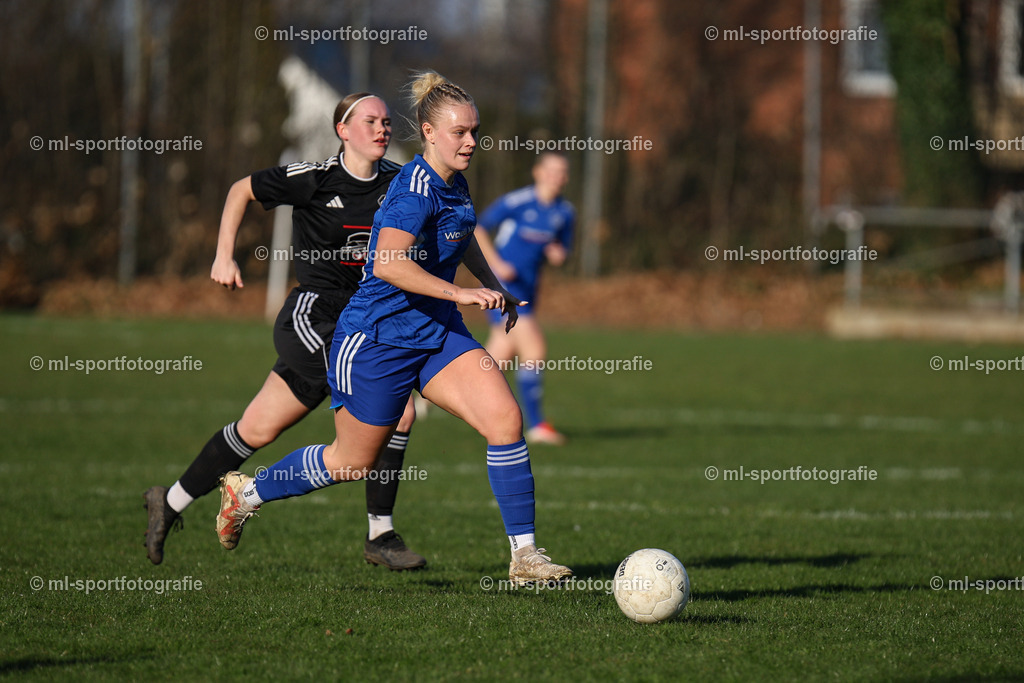 Fußball I Frauen I Saison 2025/2026 I Oberliga Schleswig-Holstein I 14. Spieltag I Merkur Hademarschen - SSC Hagen Ahrensburg | ml-sportfotografie - Realisiert mit Pictrs.com