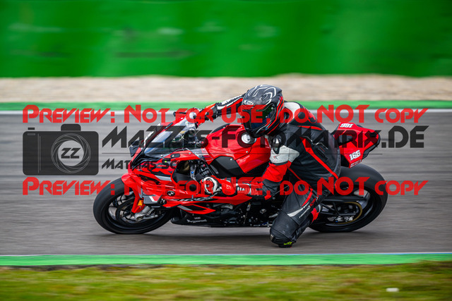 MaZZes_Fotomatrix_20240316_6007705_6401 | Fotograf Mathias Schmid
Sportfotograf,
Eventfotograf,
Hochzeitsfotograf,
Portraitfotograf