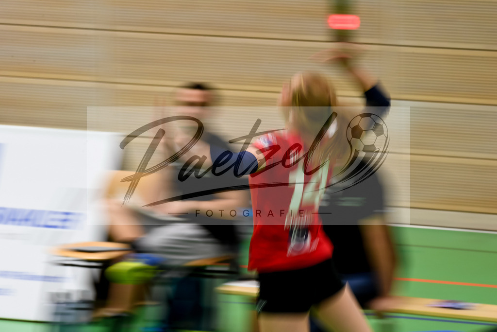 VCOBWA20211106_124 | Volleyball, Frauen:   bei dem Spiel der 3. Liga West zwischen VC Osnabrueck und SV BW Aasee in der Schlosswallhalle am 06.11.2021 in Osnabrueck, Deutschland. - Realisiert mit Pictrs.com