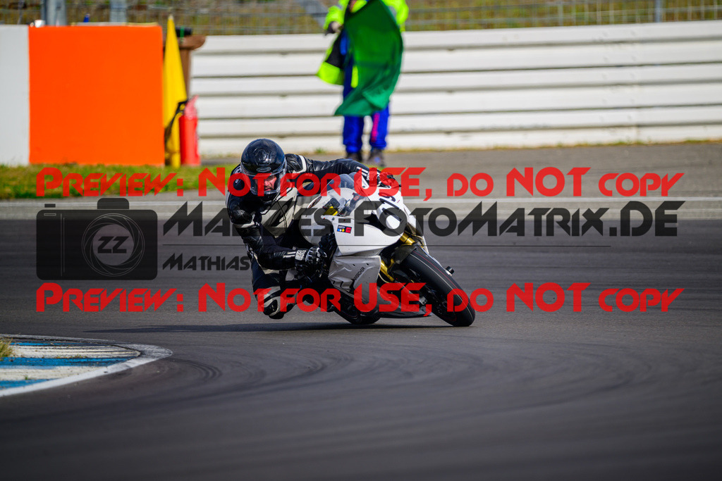 MaZZes_Fotomatrix_20250421_6007705_1290 | ROT