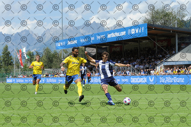 DSC_6924b | Hertha BSC, 2.Bundesliga, Herren, Trainingslager Kitzbühel ,Österreich 2025, Testspiel  13.07.2025 gegen Kopenhagen, im Bild  Maurice Krattenmacher ( Hertha BSC ),  Foto: Ralf Gebhardt - Realisiert mit Pictrs.com