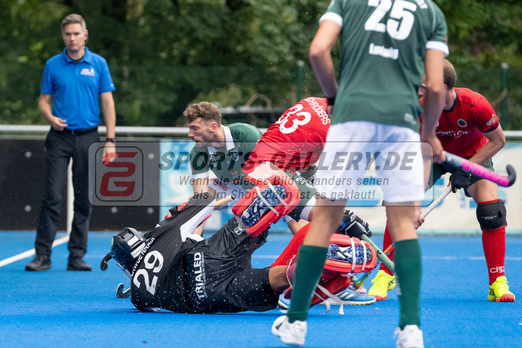 HK_20240915_106540 | 1. Bundesliga Herren Crefelder HTC - Uhlenhorst Mülheim am 15.9.2024 Crefelder HTC , CHTC, Krefeld , Joshua Onyekwue Nnaji Torwart ( Crefelder HTC #29 ) , Schröder Mika ( Crefelder HTC #33 ) , Lukas Mertgens ( Uhlenhorst Mülheim #18 )
