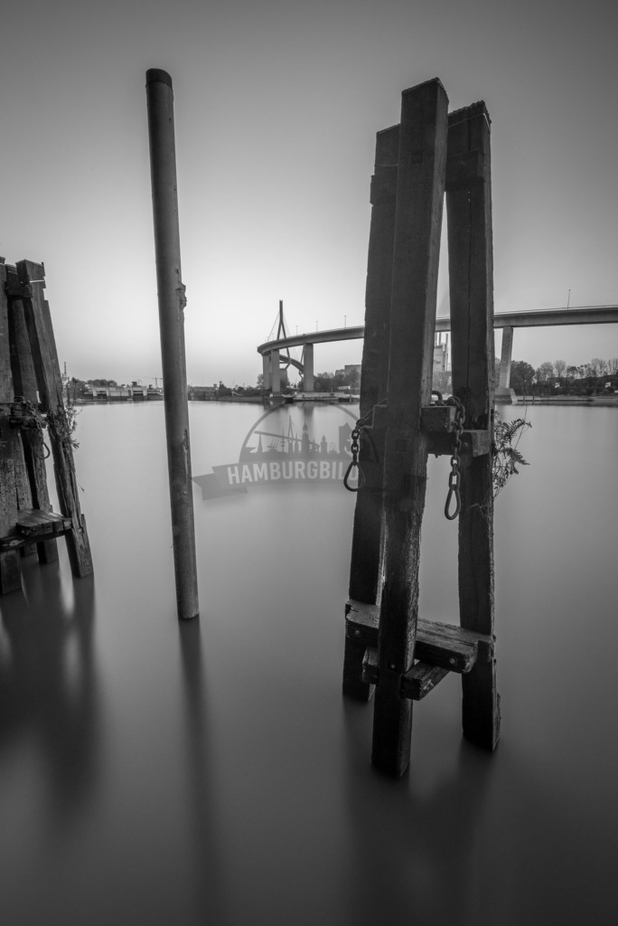 Köhli SW Hochkant LZB | Exklusive Hamburg collagen, tolle Segelbilder und viele weitere tolle Motive auf Leinwand, Poster, Alu-Dibond, u.v.m. findet Ihr bei uns auf hamburgbild.de. Findet Euer Wandbild für Euer Zuhause, Büro oder die  Praxis…. - Realisiert mit Pictrs.com