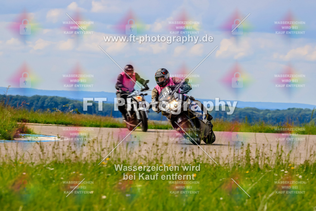 MotoTeam-0818 | Hier findet Ihr Bilder von Touristenfahrten auf der Nürburgring Nordschleife oder von anderen Veranstaltungen die ich besucht habe. Viel Spass beim Durch Schauen 