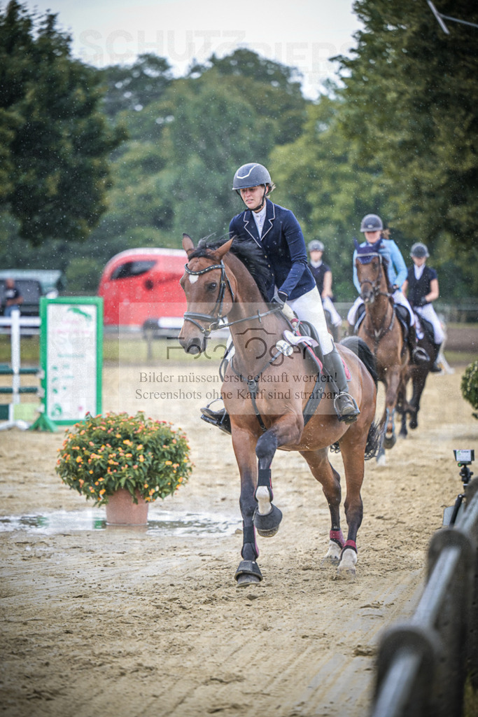 DOS_8342 | Entdecke hochwertige Reitturnierfotos von Foto Oger. Professionell, emotional und authentisch – jetzt Lieblingsmomente im Shop bestellen.Deutschlandweite Turnierfotografie. - Realisiert mit Pictrs.com