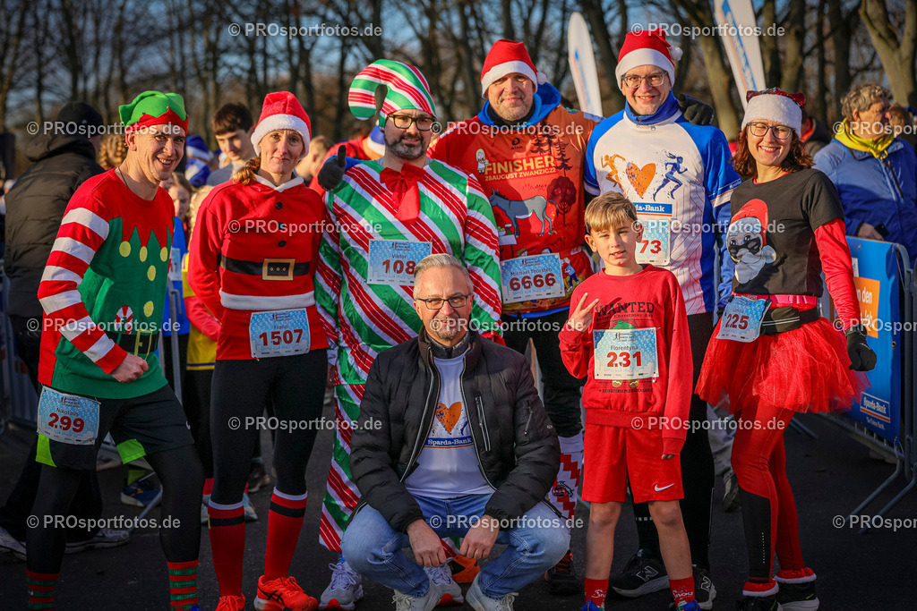 6. Bonner Nikolauslauf; Bonn, 14.12.2025 | Impressionen vom 6. Bonner Nikolauslauf am 14.12.2025 in Bonn (Nordrhein-Westfalen). 