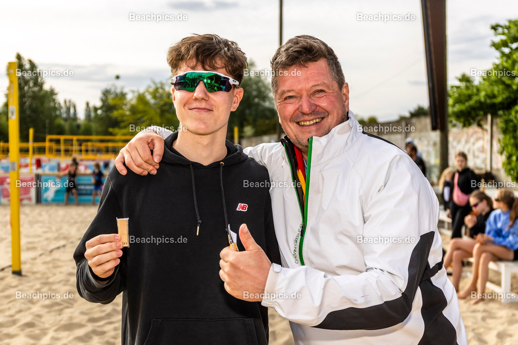 2023-00070812-Vater-Sohn-Turnier |  18.05.2023; Berlin Foto: Gerold Rebsch - www.beachpics.de
