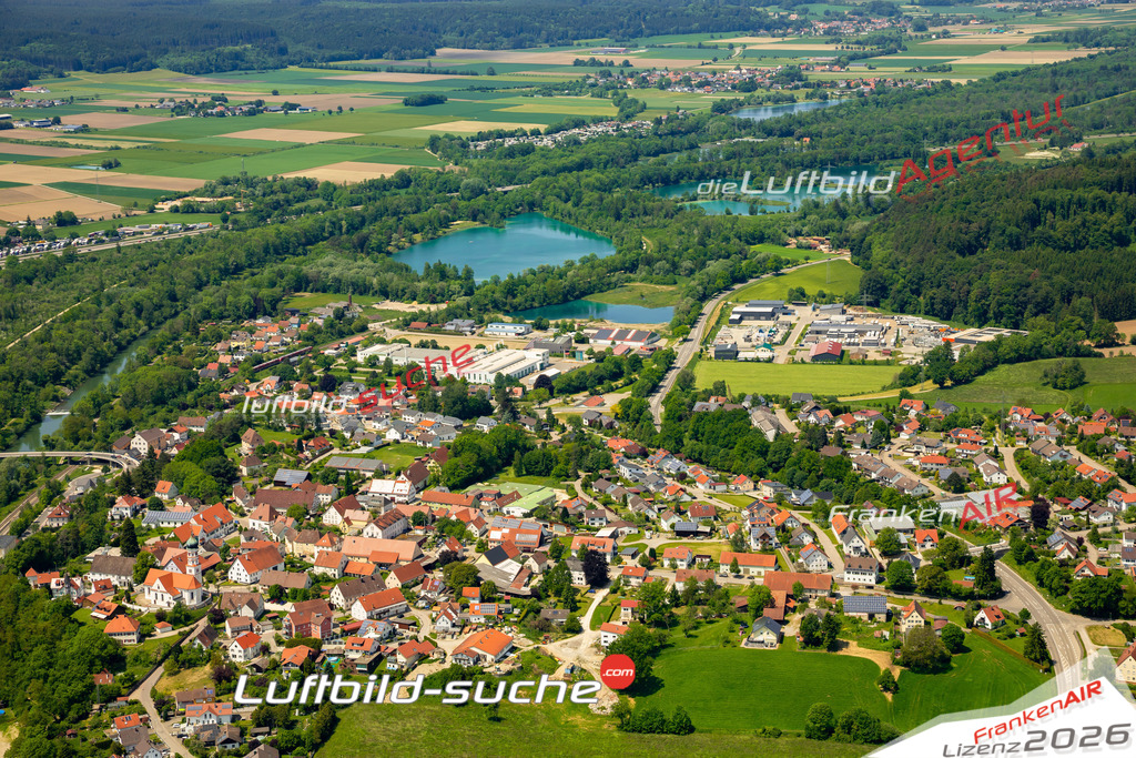 Das Luftbild zeigt  Kellmünz an der Iller - Die Luftaufnahme wurde 2023 vom UL-Flugzeug aus erstellt ( keine Drohne ) - Hochauflösende Luftaufnahme - Für grossformatige Ausdrucke geeignet. Die Geschenkidee !Mit Lizenz und Bildrechte bestellbar