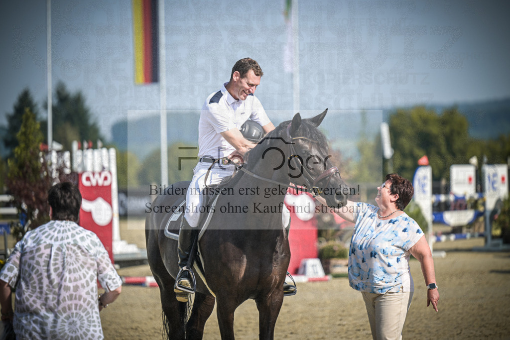 DOS_0074 | Entdecke hochwertige Reitturnierfotos von Foto Oger. Professionell, emotional und authentisch – jetzt Lieblingsmomente im Shop bestellen.Deutschlandweite Turnierfotografie. - Realized with Pictrs.com