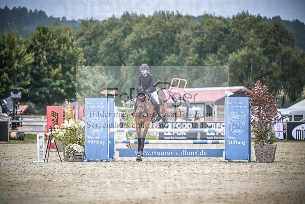 DOS_0923 | Entdecke hochwertige Reitturnierfotos von Foto Oger. Professionell, emotional und authentisch – jetzt Lieblingsmomente im Shop bestellen.Deutschlandweite Turnierfotografie. - Realisiert mit Pictrs.com