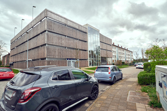 Horrem/Quartiergarage | High End Portraits. Einzelportrait Paarportrait Gruppenportrait Künstlerportrait Bandportzait Bühnenfotografie Fashion Lifestyle Urbanlife  - Realisiert mit Pictrs.com