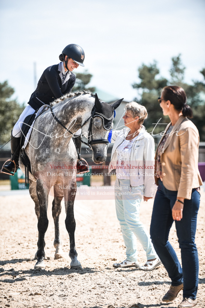 DSC_8789 | Pferde- und Turnierfotografie in Westsachsen. Pferdeportraits, Auftragszeichnungen und intuitive Kunst.