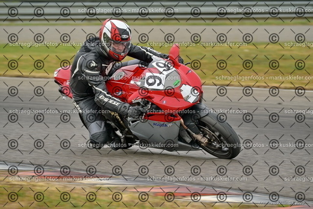 25bt05-0498 | markuskiefer.com - Realisiert mit Pictrs.com