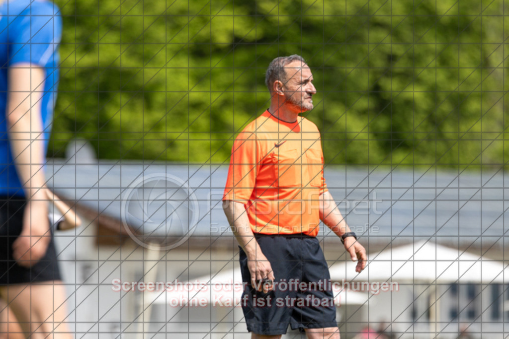 20260426_122630_0521 | #,TV Jebenhausen (schwarz) vs. SV Musbach (blau), Fußball, Frauen-Verbandsliga Württemberg, 17. Spieltag, Saison 2025/2026, Rasenplatz TV Jebenhausen, Schelmenwasen 3, 73035 Göppingen, 26.04.2026 - 11:00 Uhr,Foto: PhotoPeet / Sport- &amp; Eventfotografie / Peter Harich