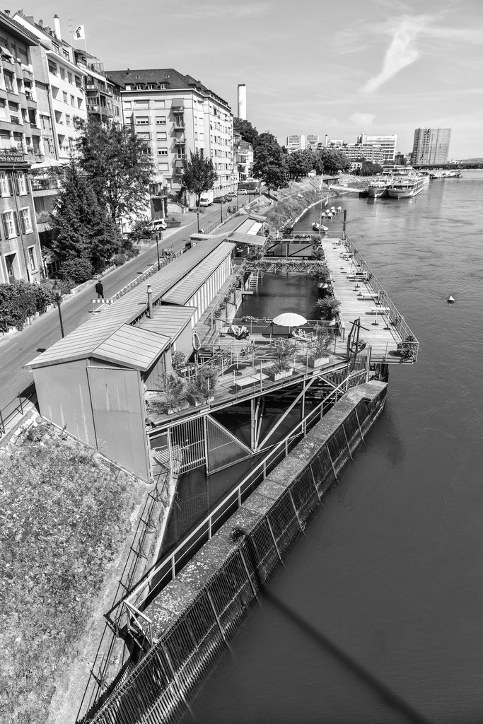 Rheinbad St. Johann | Das Rheinbad St. Johann in Basel, Schweiz. - Realisiert mit Pictrs.com