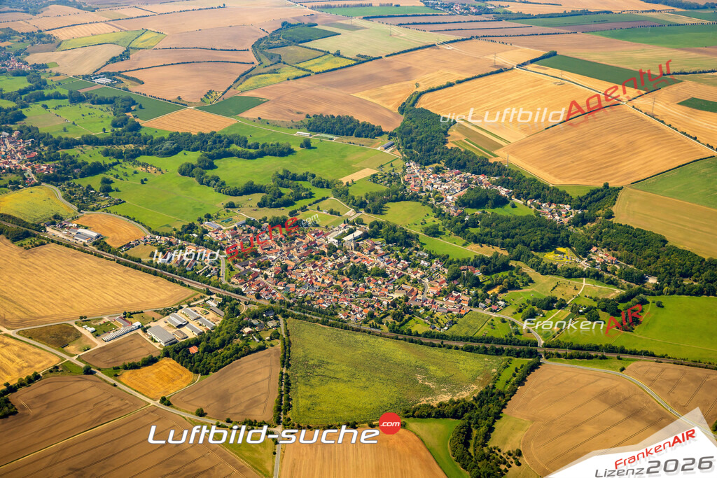 Vs Google Maps Niedertrebra - Die Luftaufnahme wurde 2025 vom UL-Flugzeug heraus erstellt ( keine Drohnenaufnahme ) - Hochauflösende Luftaufnahme - für Wandbilder und großformatige Ausdrucke geeignet. Das besondere Geschenk!Hier alle&nbsp;Infos zur Lizenzierung der LuftaufnahmeWir fliegen auch dieses Jahr wieder in Ihre Region um Luftbilder zu erstellen.- Luftbild anfragen