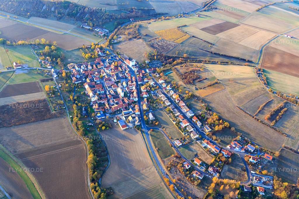 Luftbild: Werntalstr im Ortsteil Müdesheim in Arnstein im Bundesland Bayern in Deutschland. Foto: IMG_112401.jpg vom 02.11.2018 durch Werner Riehm/FLY-FOTO.de