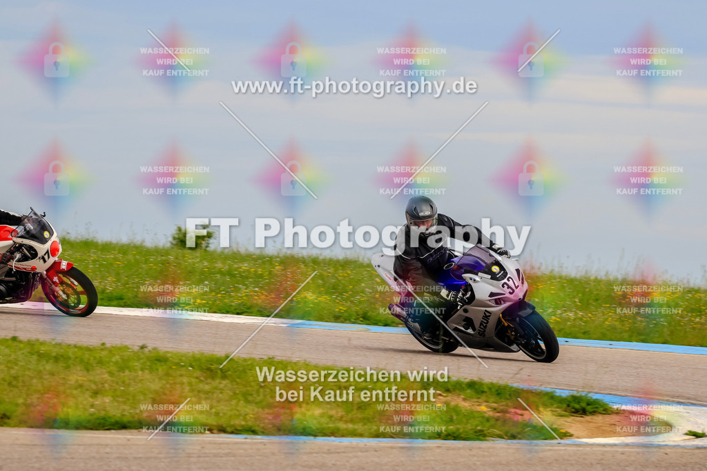 MotoTeam-2568 | Hier findet Ihr Bilder von Touristenfahrten auf der Nürburgring Nordschleife oder von anderen Veranstaltungen die ich besucht habe. Viel Spass beim Durch Schauen 