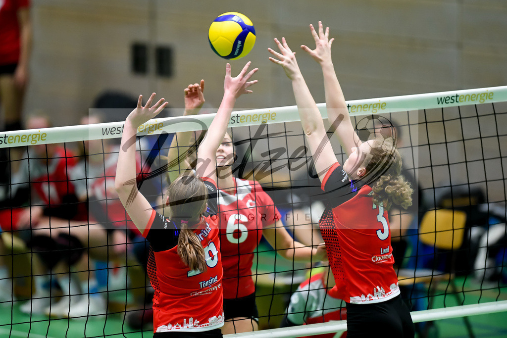 VCOBWA20211106_147 | Volleyball, Frauen:   bei dem Spiel der 3. Liga West zwischen VC Osnabrueck und SV BW Aasee in der Schlosswallhalle am 06.11.2021 in Osnabrueck, Deutschland. - Realisiert mit Pictrs.com