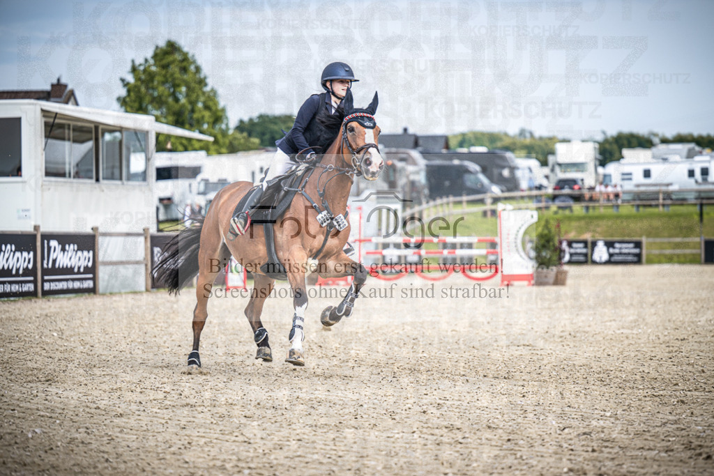 DOS_4160 | Entdecke hochwertige Reitturnierfotos von Foto Oger. Professionell, emotional und authentisch – jetzt Lieblingsmomente im Shop bestellen.Deutschlandweite Turnierfotografie. - Realisiert mit Pictrs.com