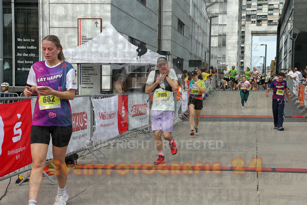 250920_1332_EX1_5376 | Sportfotografie im Rhein-Sieg Kreis, Köln, Bonn, NRW, Rheinland Pfalz, Hessen, etc. Unser Tätigkeitsfeld umfasst den Laufsport vom Volkslauf über den Marathon, Duathlon, Triathon bis zum Ultralauf wie Kölnpfad Ultra oder Schindertrail.
