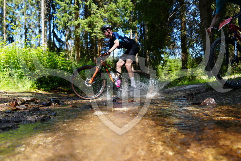 FC604829 | Fotogalerie der Treibjagd im Dunkelwald - Dein MTB Etappenrennen im Erzgebirge - Realisiert mit Pictrs.com
