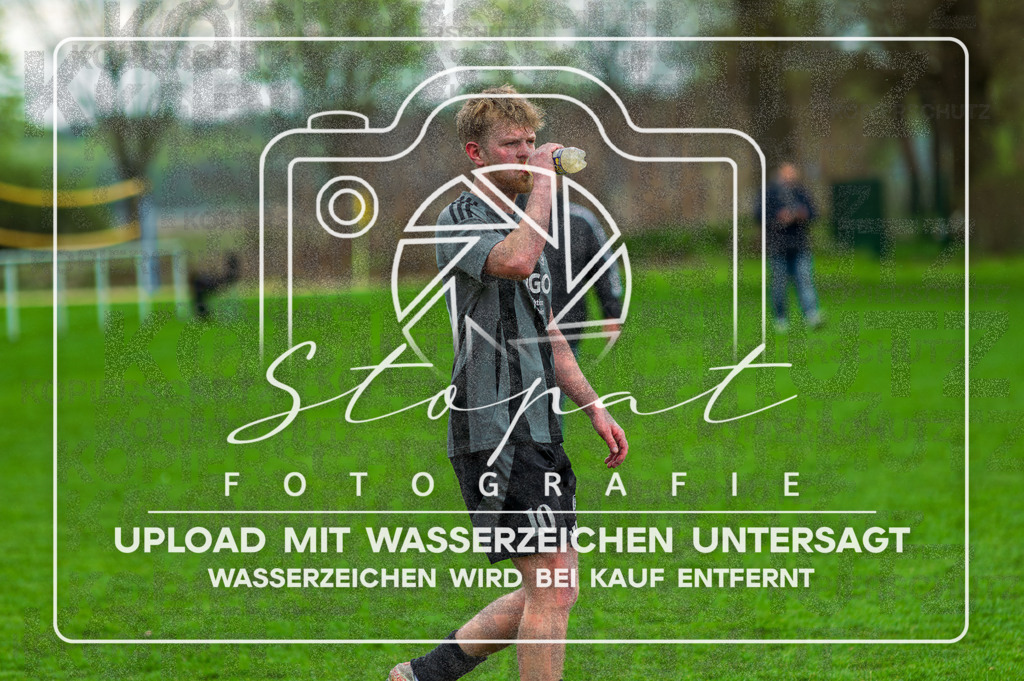 DZC_1004-Verbessert-RR | Pascal-Laurin Berger (FG Fulde-Stellichte #10) beim Herren Kreisliga HK Spiel zwischen FG Fulde-Stellichte und TSV Wietzendorf im Fulder Zentralstadion, Fulde (Simon Paul Stopat) - Realisiert mit Pictrs.com