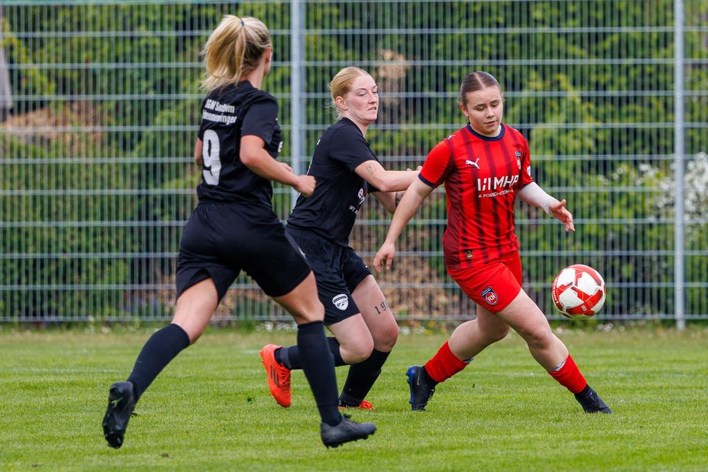 20260517-SGMHS-FCH_081 | SGM Hohenmemmingen/Sontheim vs. 1.FC Heidenheim 1846 II, Fußball, Frauen, Bezirksliga Meisterrunde, 2025/2026, 4. Spieltag, 17.05.2026 in Sontheim, Rasenplatz 1(Foto: Michael Bulling) - Realisiert mit Pictrs.com