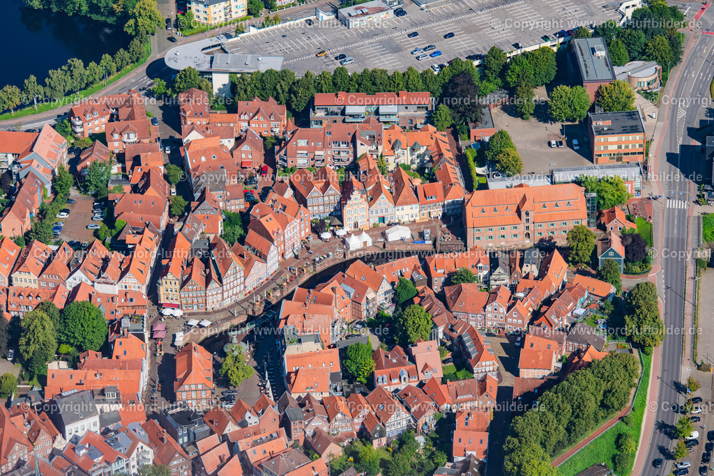 Stade_Altstadt_Fischmarkt_ELS_2570200823 | STADE 20.08.2023 Altstadtbereich und Innenstadtzentrum in Stade im Bundesland Niedersachsen, Deutschland. Weiterführende Informationen bei: Hansestadt Stade. // Old Town area and city center in Stade in the state Lower Saxony, Germany. Further information at: Hansestadt Stade. Foto: Martin Elsen