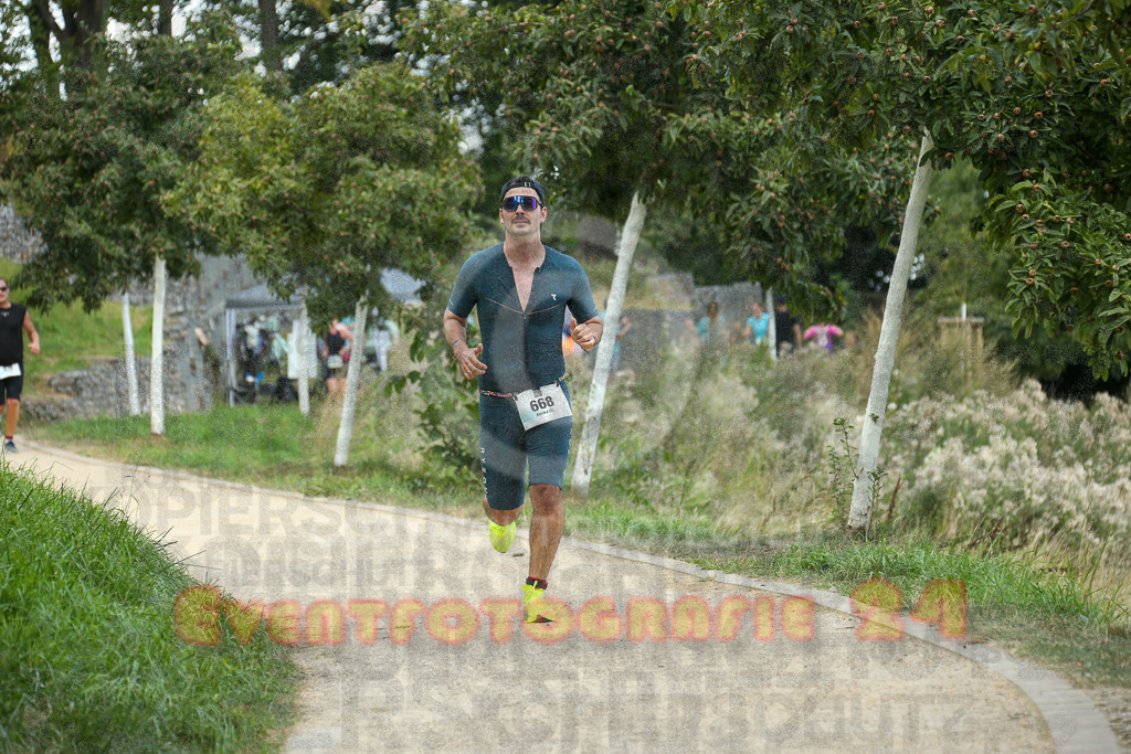 250824_1429_EX1_6404 | Sportfotografie im Rhein-Sieg Kreis, Köln, Bonn, NRW, Rheinland Pfalz, Hessen, etc. Unser Tätigkeitsfeld umfasst den Laufsport vom Volkslauf über den Marathon, Duathlon, Triathon bis zum Ultralauf wie Kölnpfad Ultra oder Schindertrail.