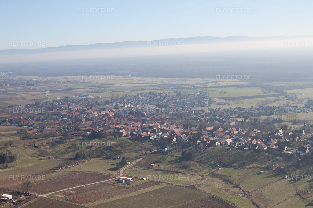 Luftbild: Surbourg in Merkwiller-Pechelbronn im Bundesland Bas-Rhin in Frankreich. – Foto: IMG_37432.jpg vom 07.02.2011 durch Werner Riehm/FLY-FOTO.de – Auflösung des Originals: 4752 x 3168 px