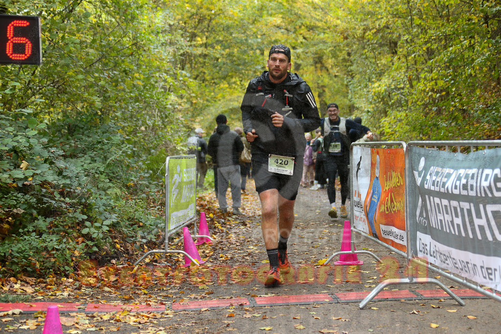 251026_1333_EX1_3620 | Sportfotografie im Rhein-Sieg Kreis, Köln, Bonn, NRW, Rheinland Pfalz, Hessen, etc. Unser Tätigkeitsfeld umfasst den Laufsport vom Volkslauf über den Marathon, Duathlon, Triathon bis zum Ultralauf wie Kölnpfad Ultra oder Schindertrail.