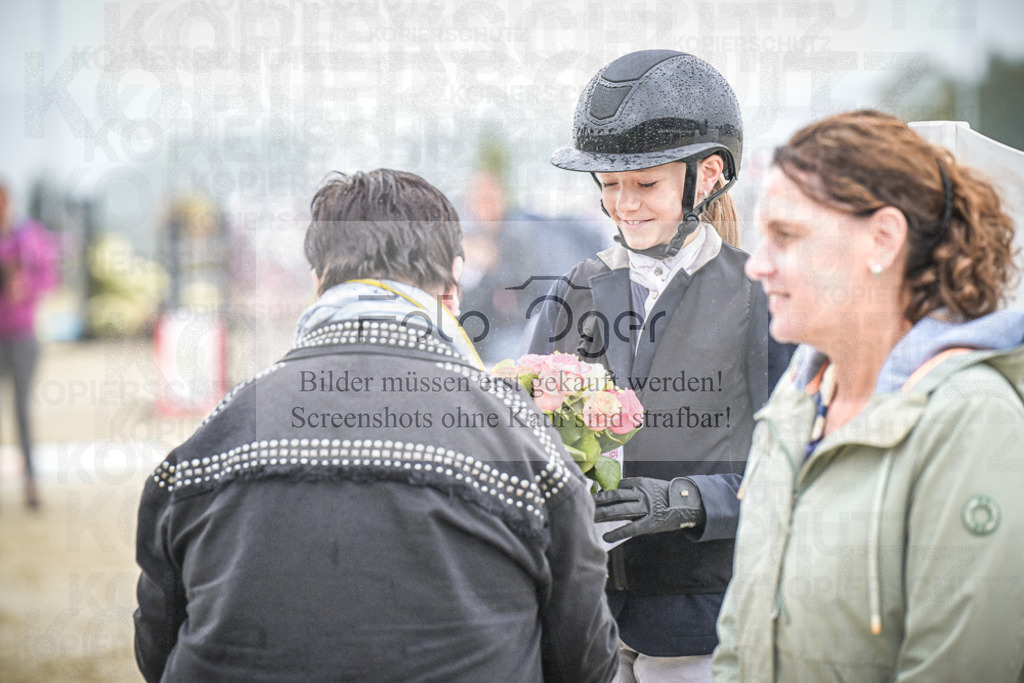 DOS_0050 | Entdecke hochwertige Reitturnierfotos von Foto Oger. Professionell, emotional und authentisch – jetzt Lieblingsmomente im Shop bestellen.Deutschlandweite Turnierfotografie. - Realisiert mit Pictrs.com