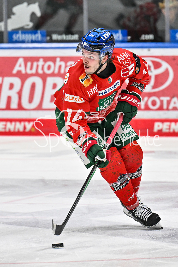 Augsburger Panther - Nürnberg Ice Tigers | AUGSBURG, GERMANY - 28. NOVEMBER: am PUck D. J. BUSDEKER (Augsburger Panther 14) / Einzelfoto / Freisteller beim Ligaspiel zwischen den Augsburger Panthern und den Nürnberg Ice Tigers am 23. Spieltag der Penny DEL im Curt Frenzel Stadion