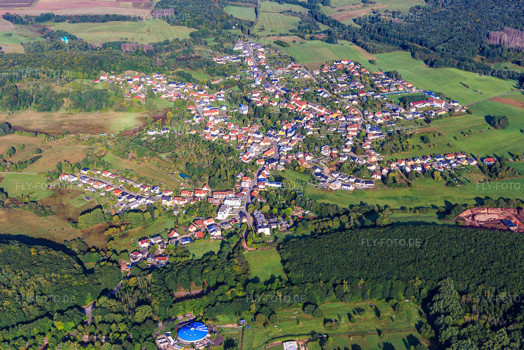Luftbild: Ortsansicht von Südosten im Ortsteil Bosen in Nohfelden im Bundesland Saarland in Deutschland. Foto: IMG_149702.jpg vom 06.09.2025 durch Werner Riehm/FLY-FOTO.de